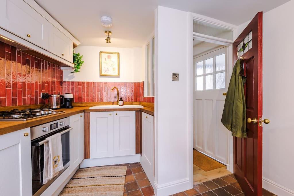 Rustic Chester Cottage Near Shops & Terrace Exteriör bild