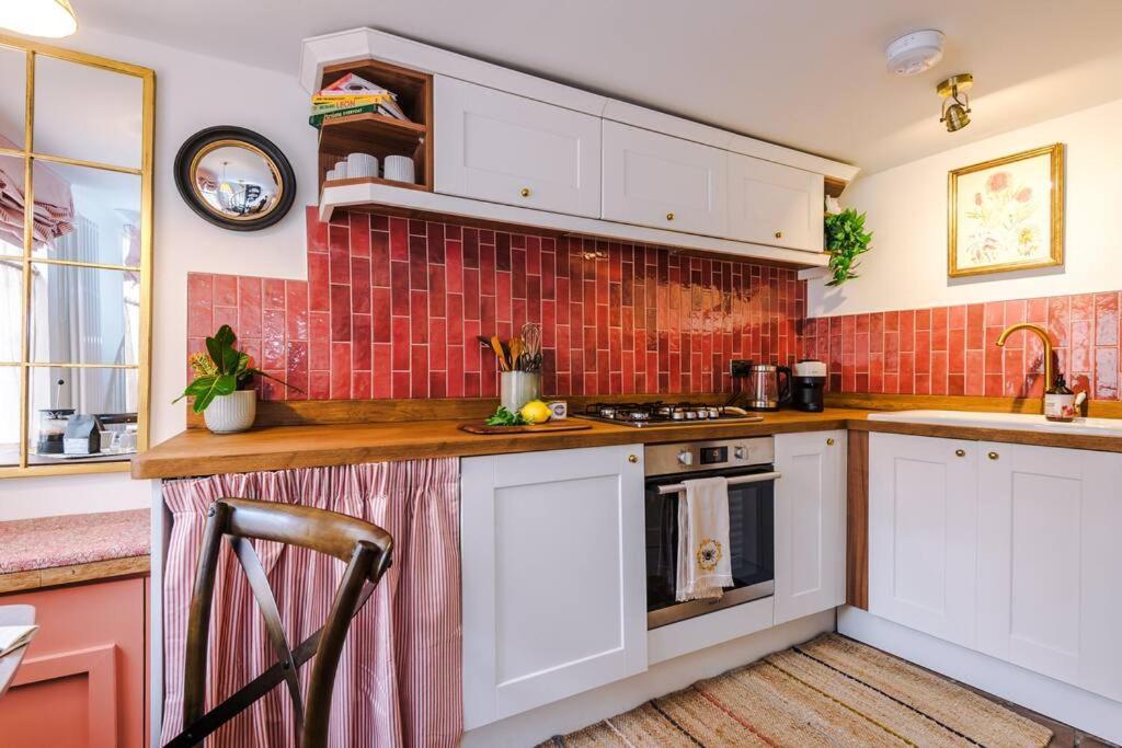 Rustic Chester Cottage Near Shops & Terrace Exteriör bild