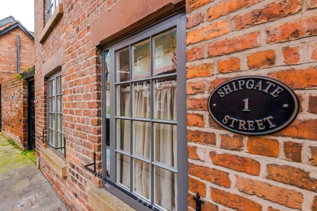Rustic Chester Cottage Near Shops & Terrace Exteriör bild
