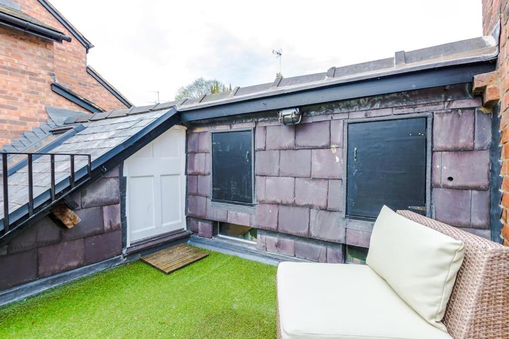 Rustic Chester Cottage Near Shops & Terrace Exteriör bild